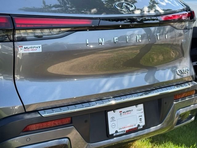 Used 2022 Gray INFINITI LUXE image 6