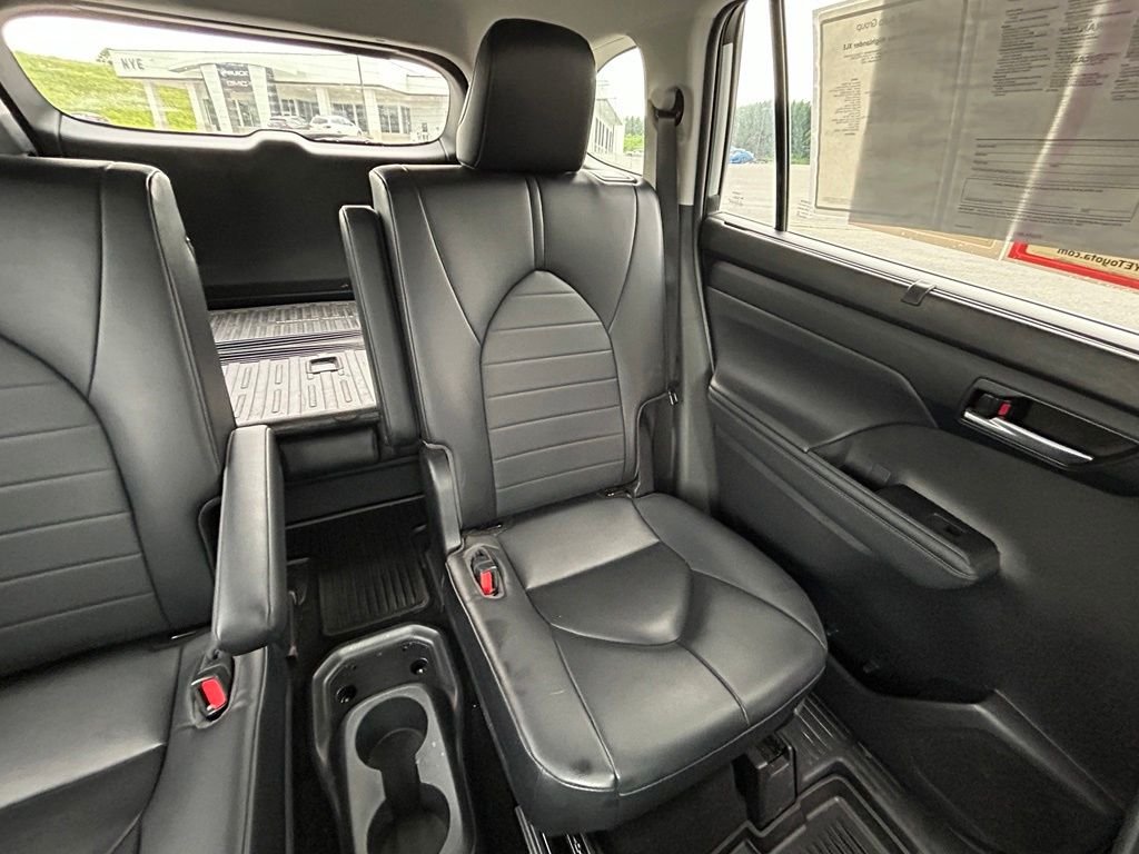 2023 Toyota Highlander XLE - Photo 15