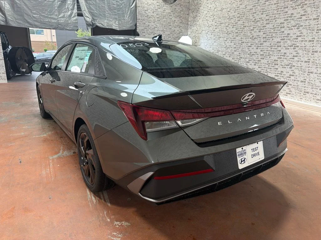 New 2026 Amazon Gray Hyundai SEL Sport image 5
