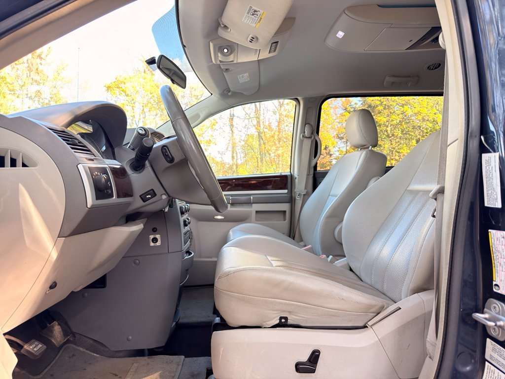 Used 2009 Blue Chrysler Touring image 2