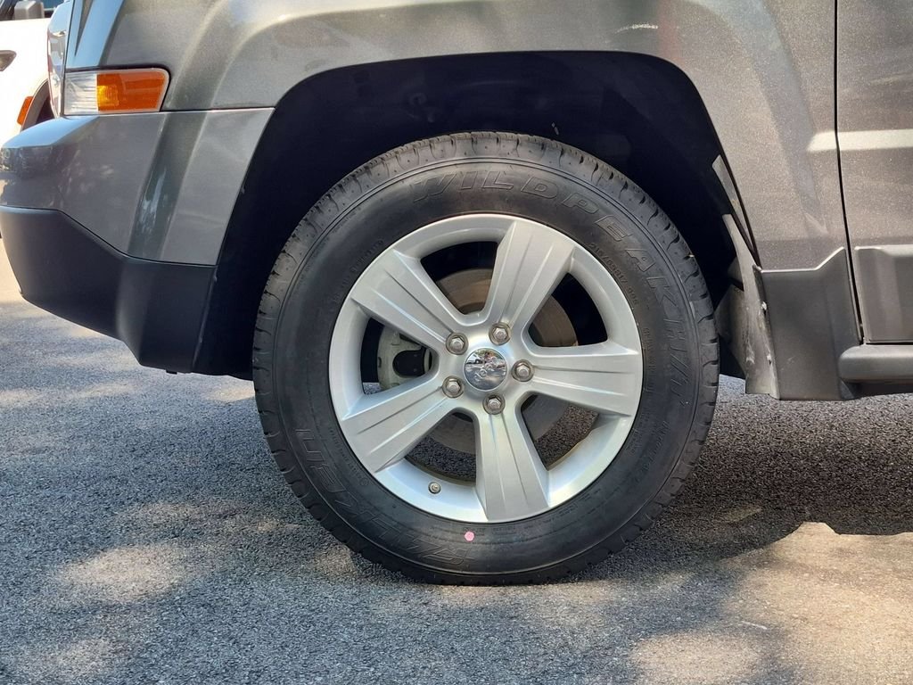 Used 2012 Gray Jeep Sport image 9