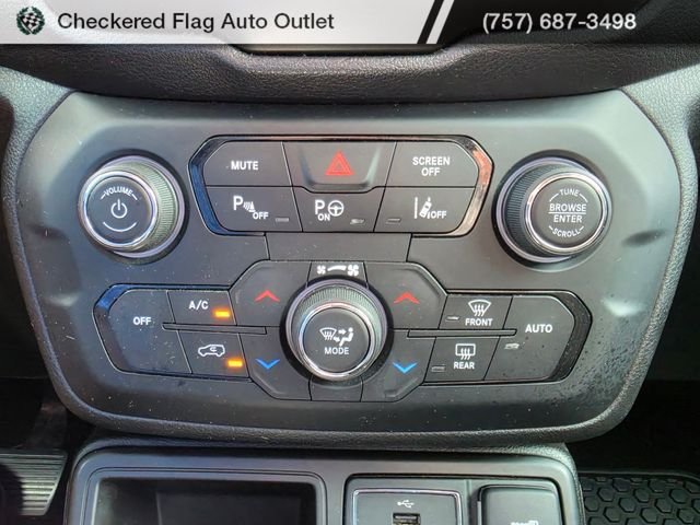 Used 2021 Sting-Gray Clearcoat Jeep Latitude image 31