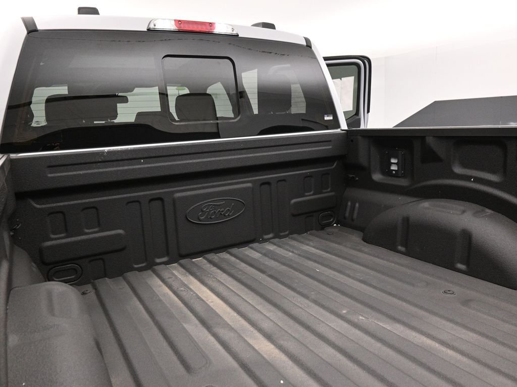 New 2025 Space White Metallic Ford Lariat image 24