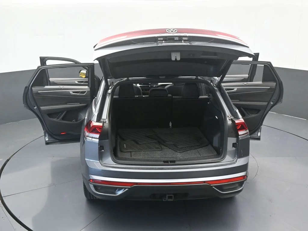 Used 2025 Platinum Gray Metallic Volkswagen 2.0T SE w/Technology image 74