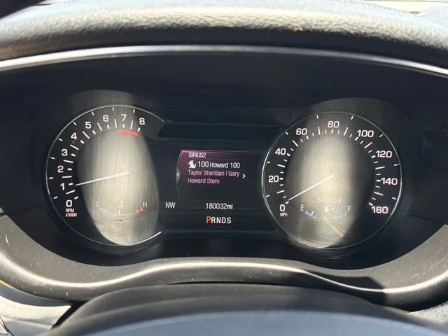 Used 2015 White Lincoln Base image 11