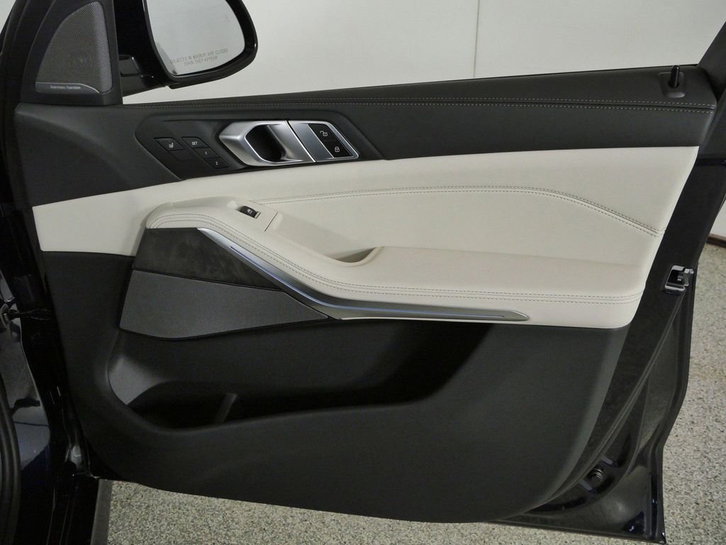 Used 2026 Carbon Black Metallic BMW xDrive50e image 20
