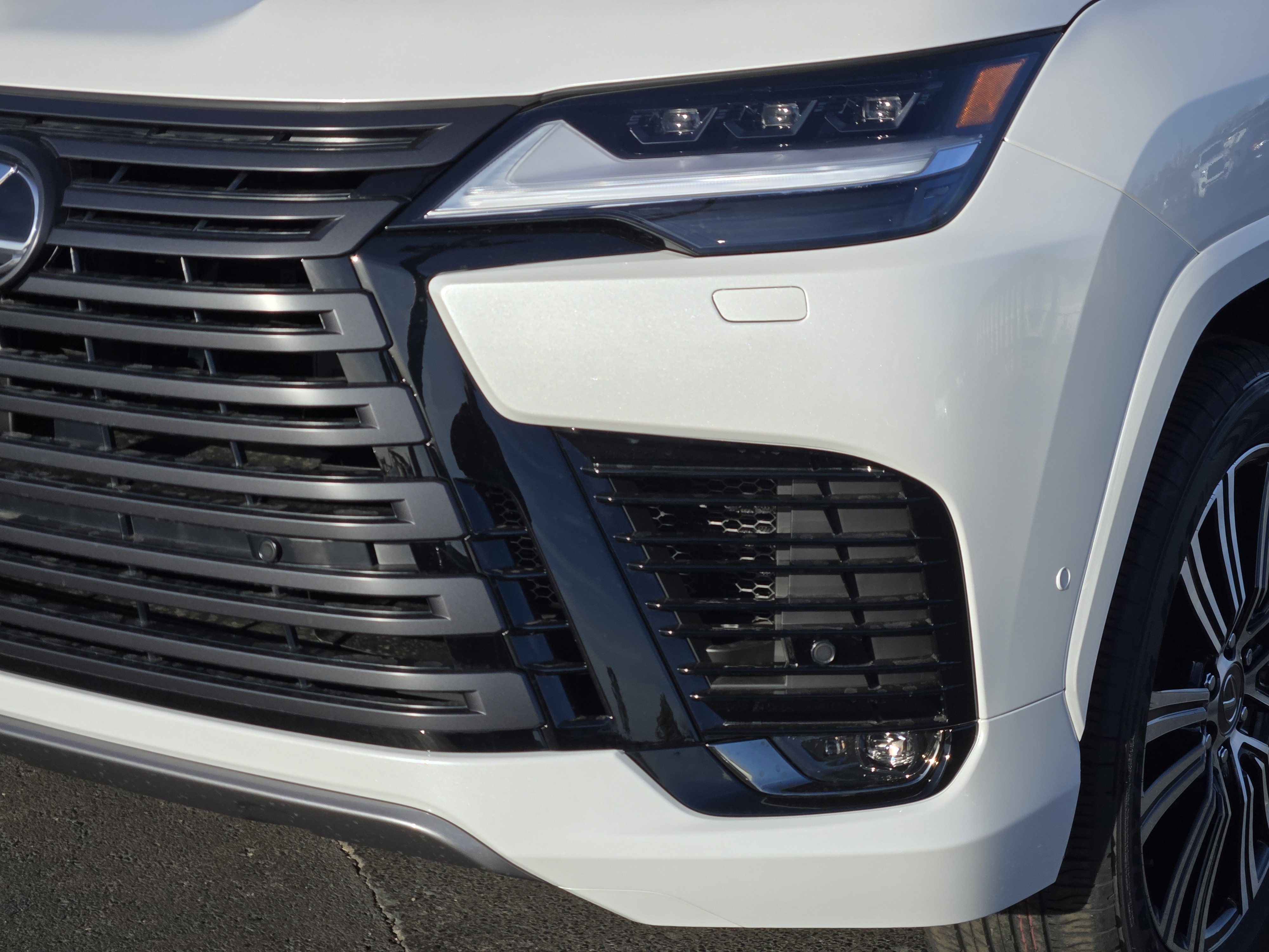 2026 Lexus LX 700h Luxury - Photo 6