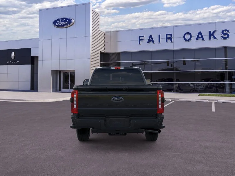 New 2026 Agate Black Metallic Ford XLT image 5