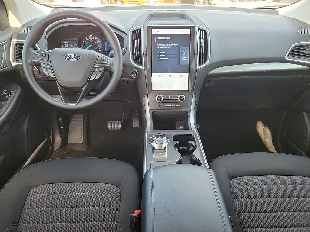 Used 2022 Oxford White Ford SE image 15