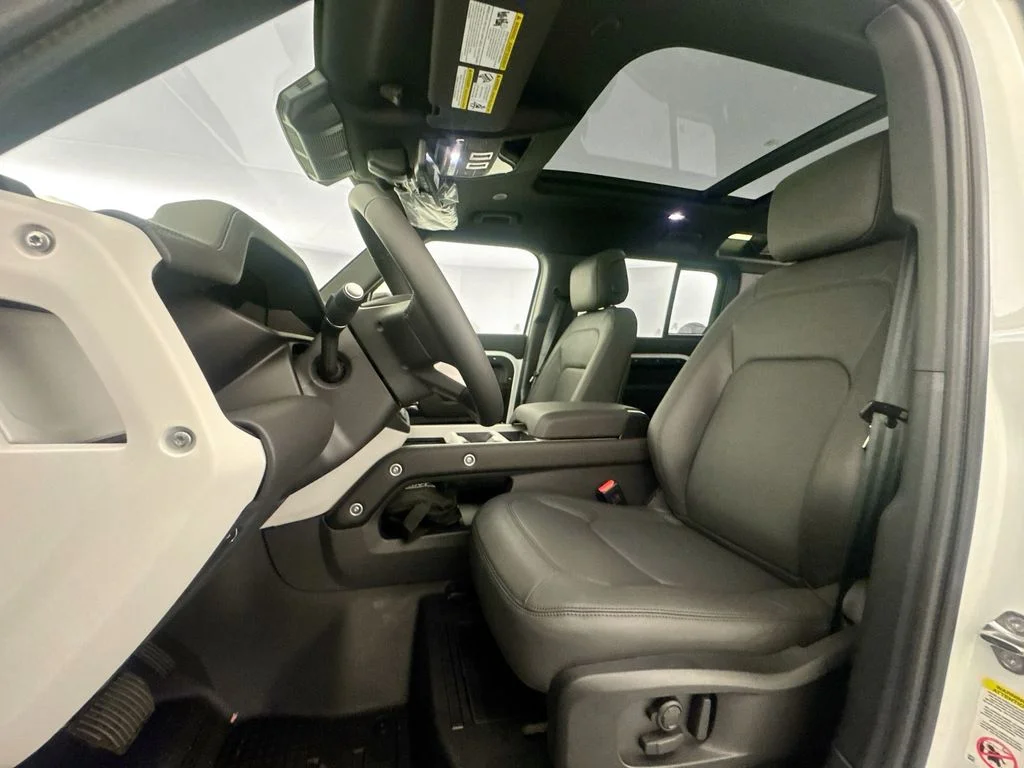 New 2026 Fuji White Land Rover X-Dynamic SE image 20