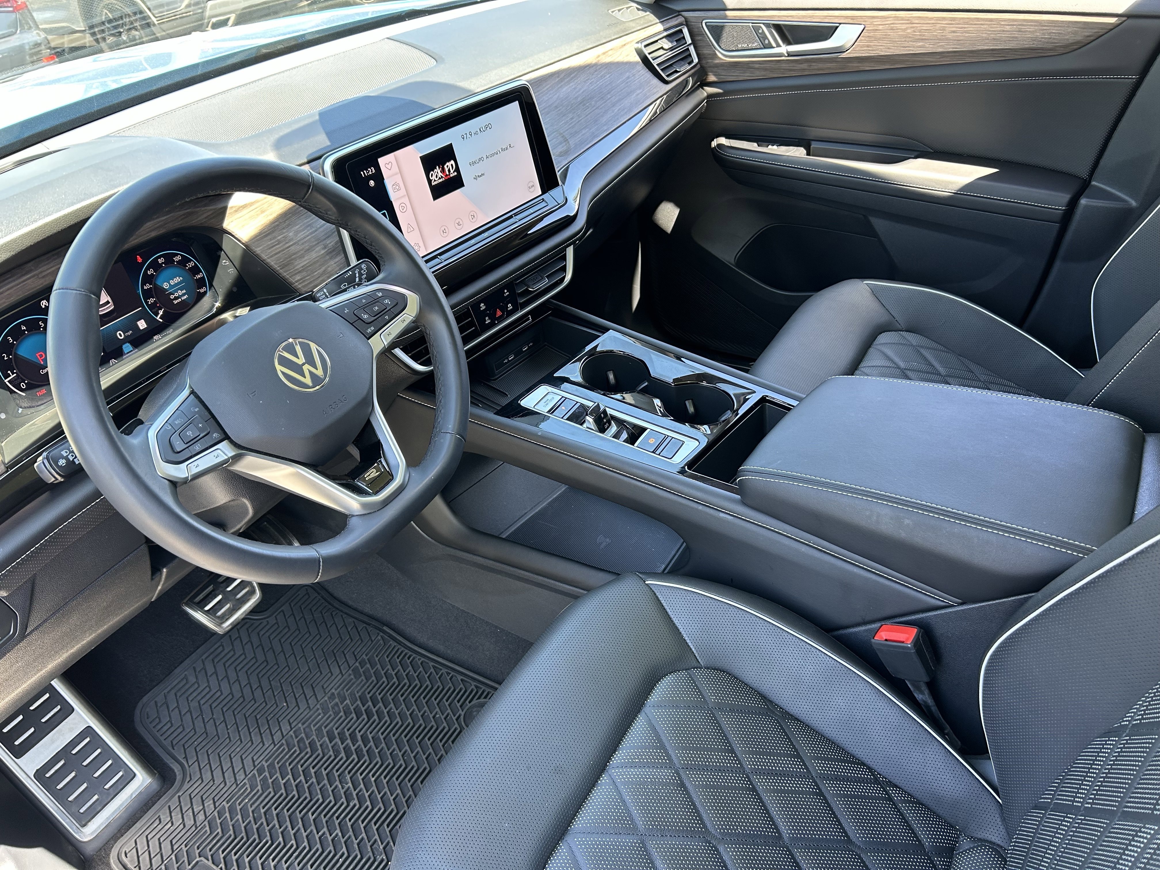 2026 Volkswagen Atlas SEL Premium R-Line - Photo 16