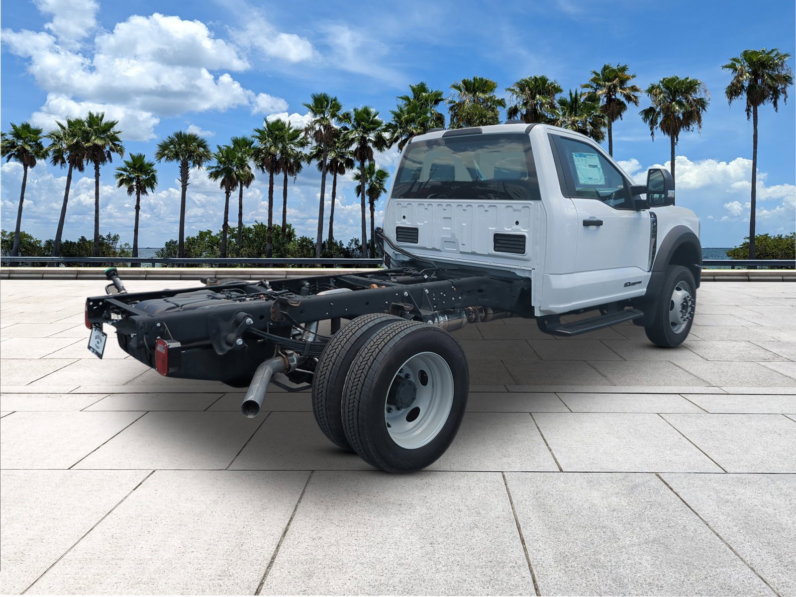 2025 Ford F-450 Super Duty Chassis Cab XL - Photo 7