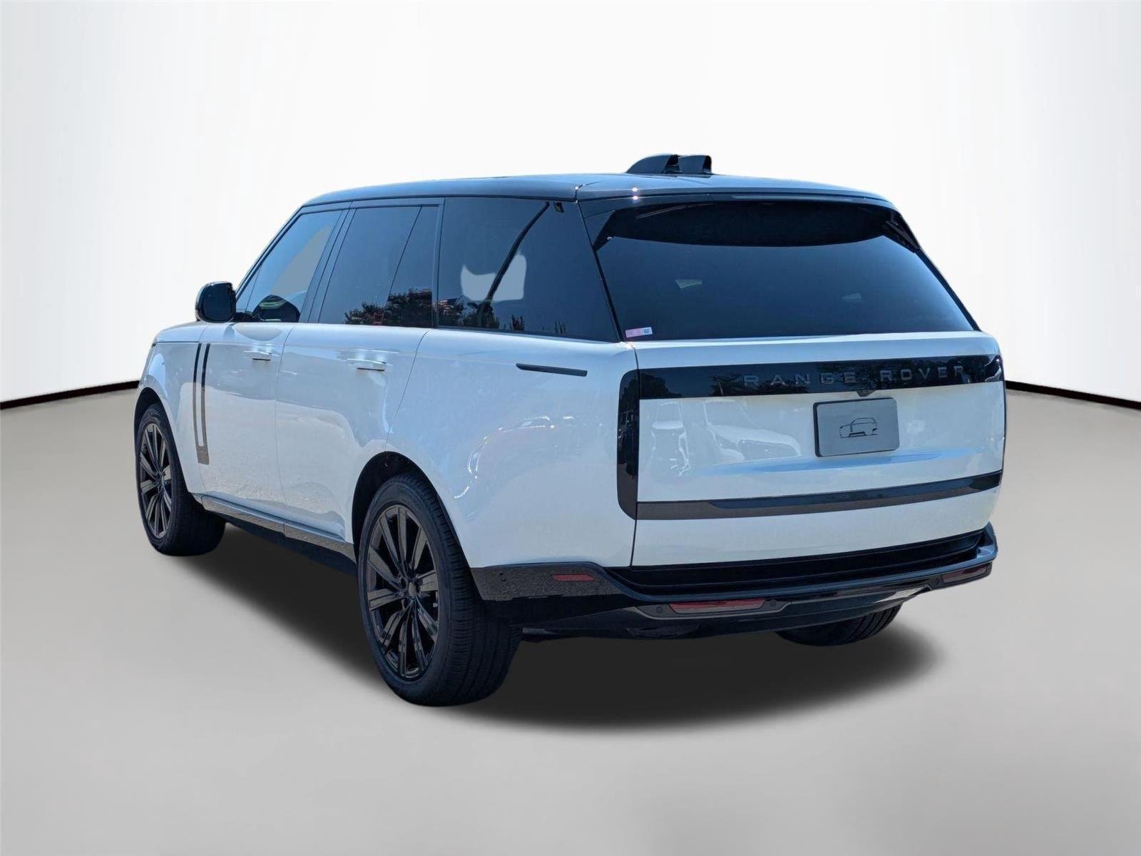 New 2026 Fuji White Land Rover SE image 7
