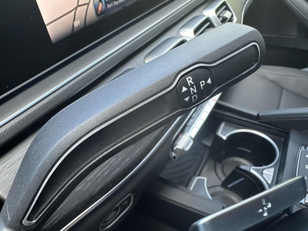 Certified Used 2025 Cirrus Silver Metallic Mercedes-Benz GLS 450 image 21