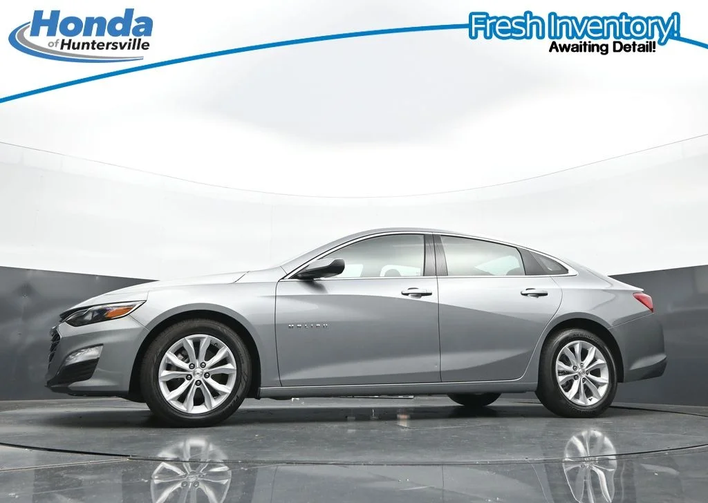 Used 2025 Sterling Gray Metallic Chevrolet LT image 30