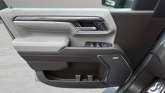 Used 2025 Sterling Gray Metallic Chevrolet LTZ image 18