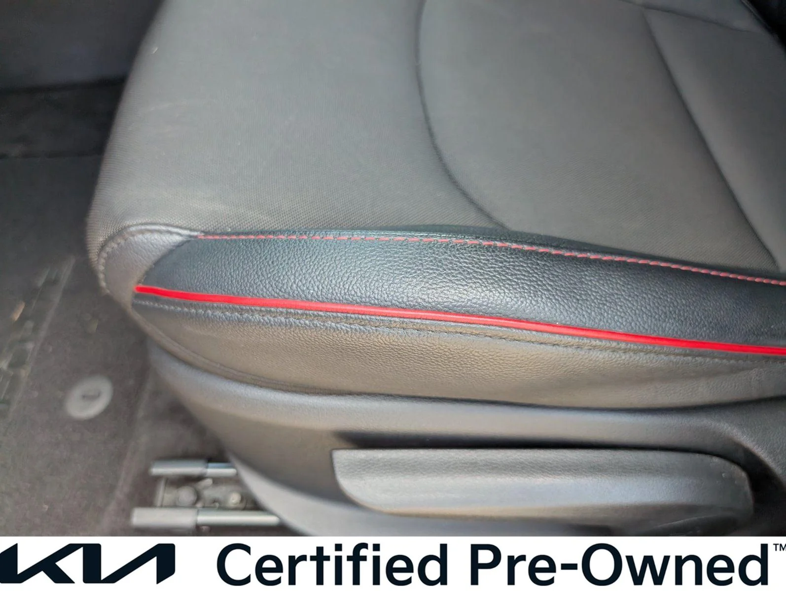 Used 2022 Currant Red Kia GT image 16