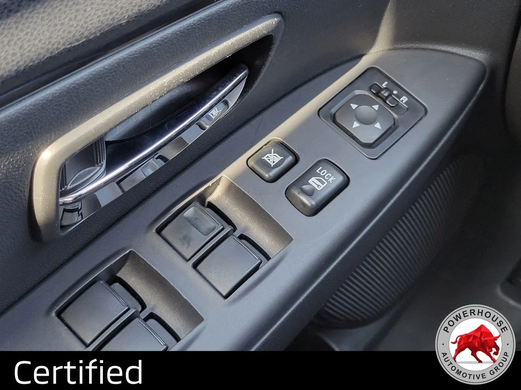 Used 2025 Silver Mitsubishi  image 25