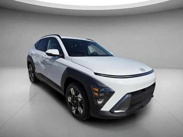 Used 2025 Atlas White Hyundai SEL image 7