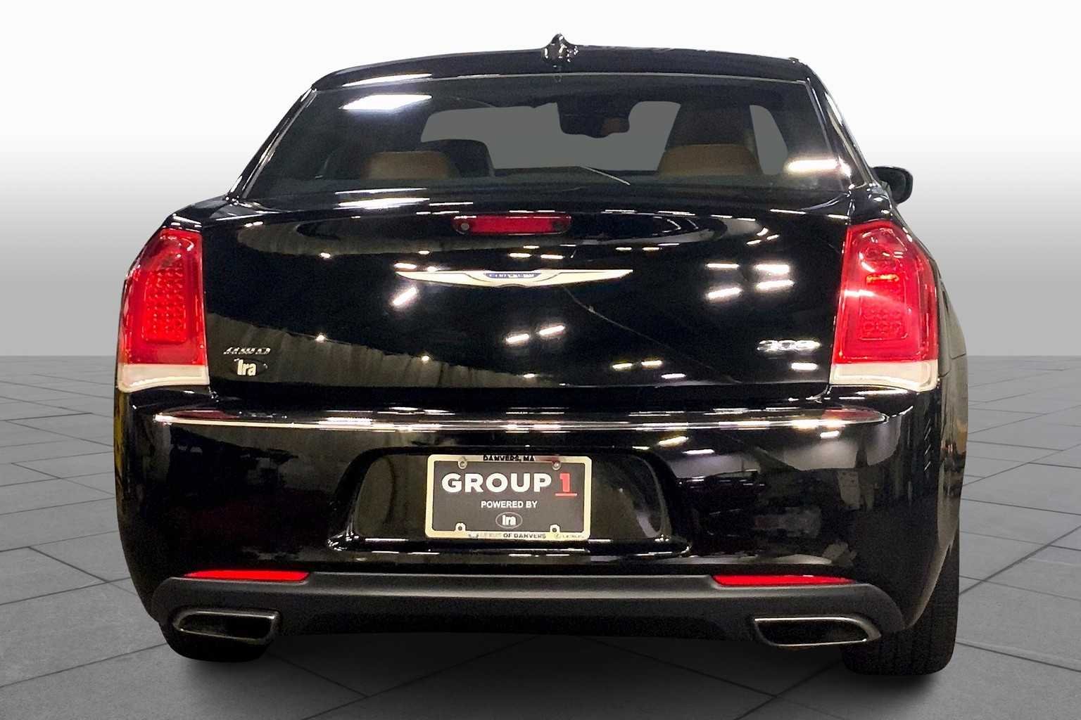 Used 2018 Gloss Black Chrysler Limited image 5