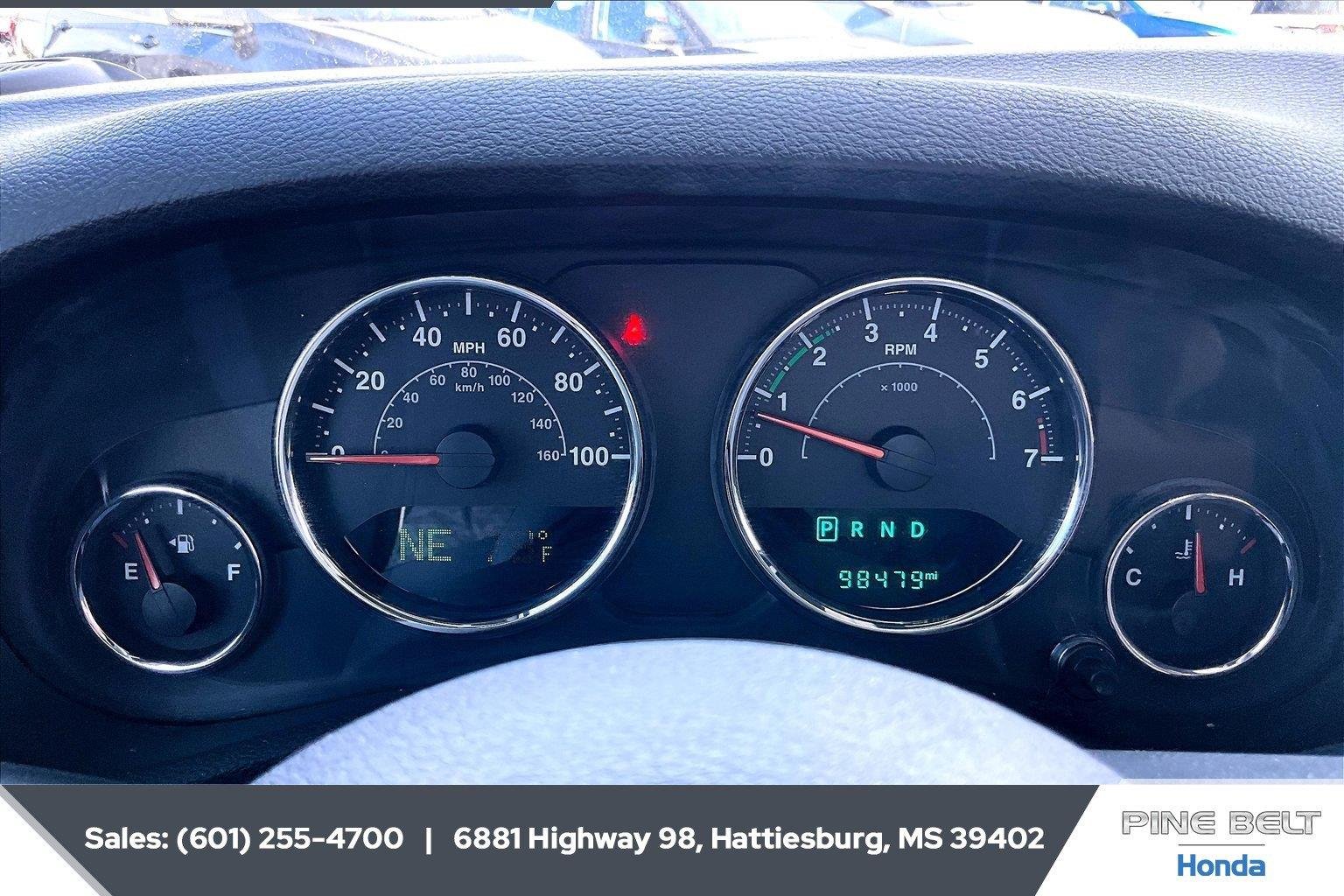 Used 2016 Bright White Clearcoat Jeep Sahara image 14