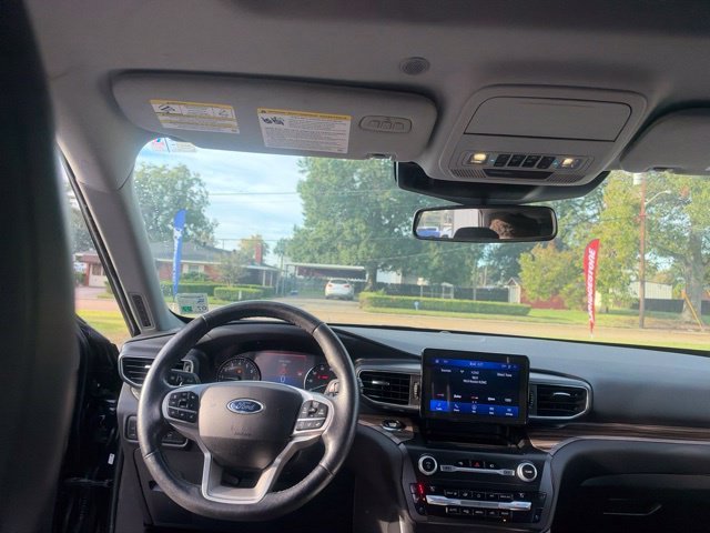 Used 2020 Black Ford Limited image 28