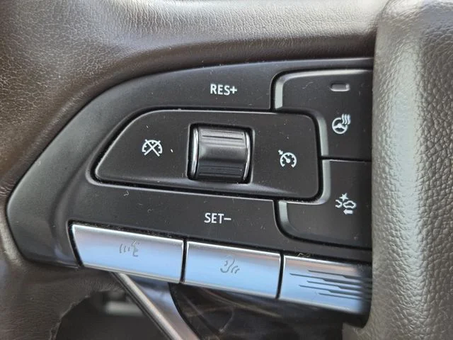 Used 2022 White Cadillac Premium Luxury image 20
