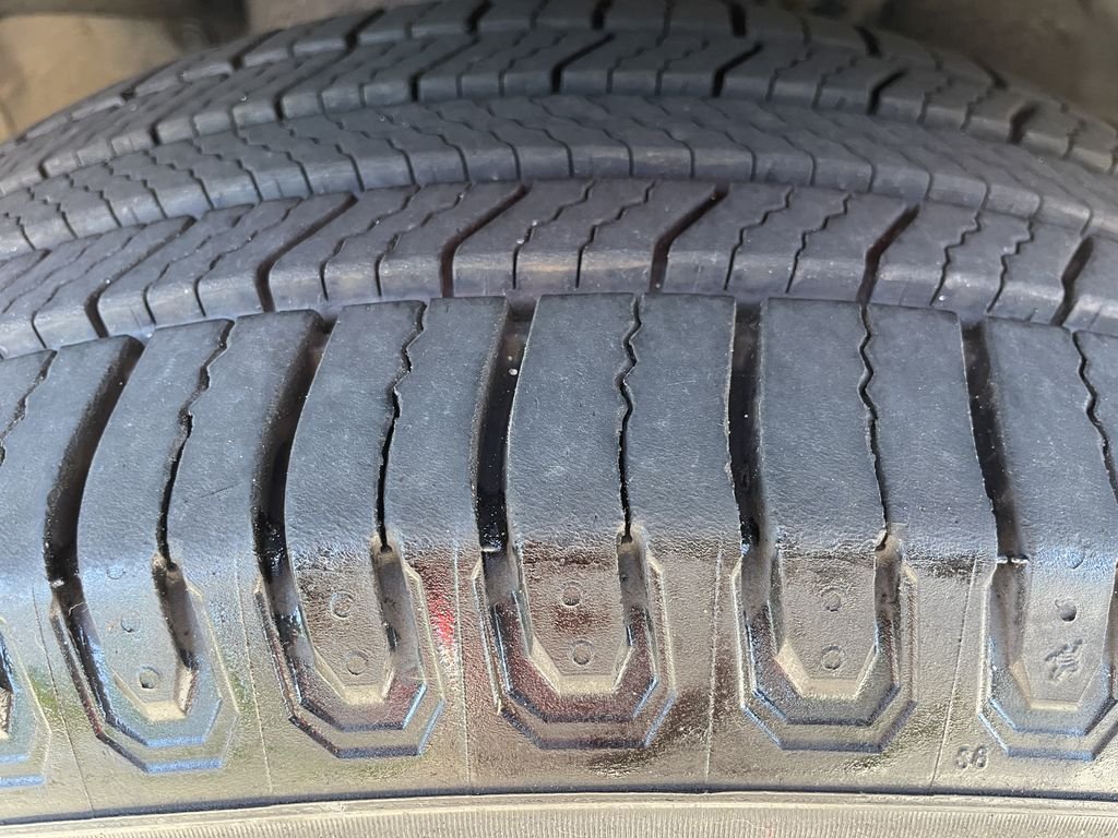 Used 2023  Toyota XLE image 30