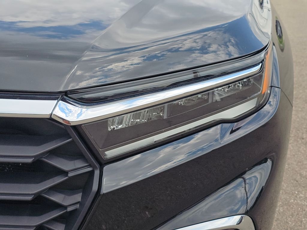 Used 2023 Black Honda EX-L image 13