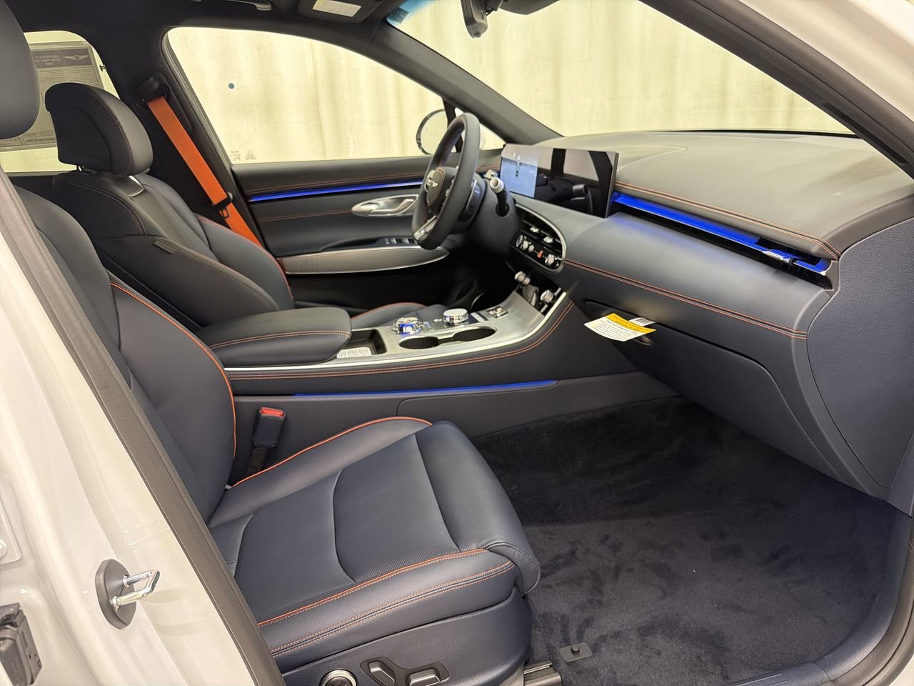 New 2026 Uyuni White Genesis 2.5T SPORT PRESTIGE image 15