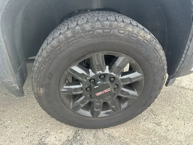 Used 2024 White GMC AT4 image 51