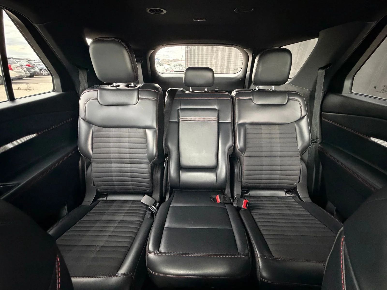 Used 2025 Gray Ford ST-Line image 24