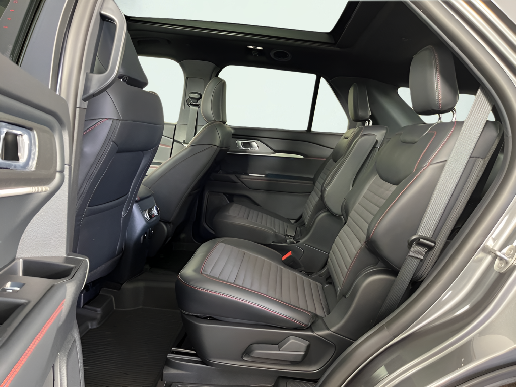New 2026 Carbonized Gray Metallic Ford ST-Line image 10