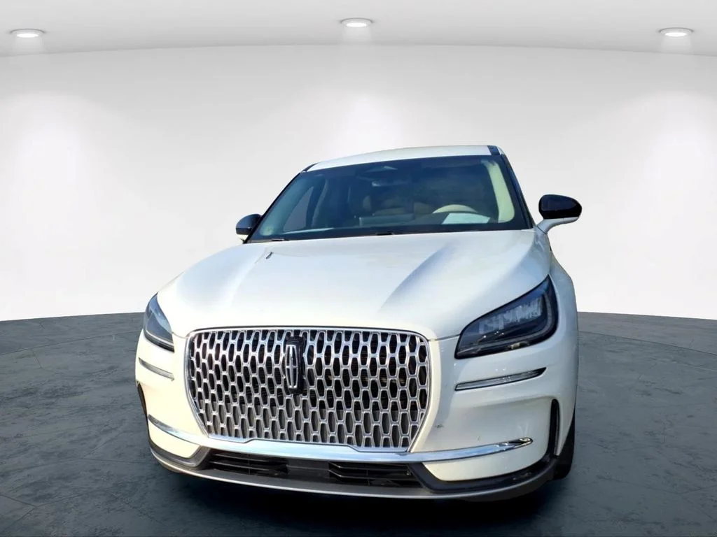 Used 2023 White Lincoln Standard image 5