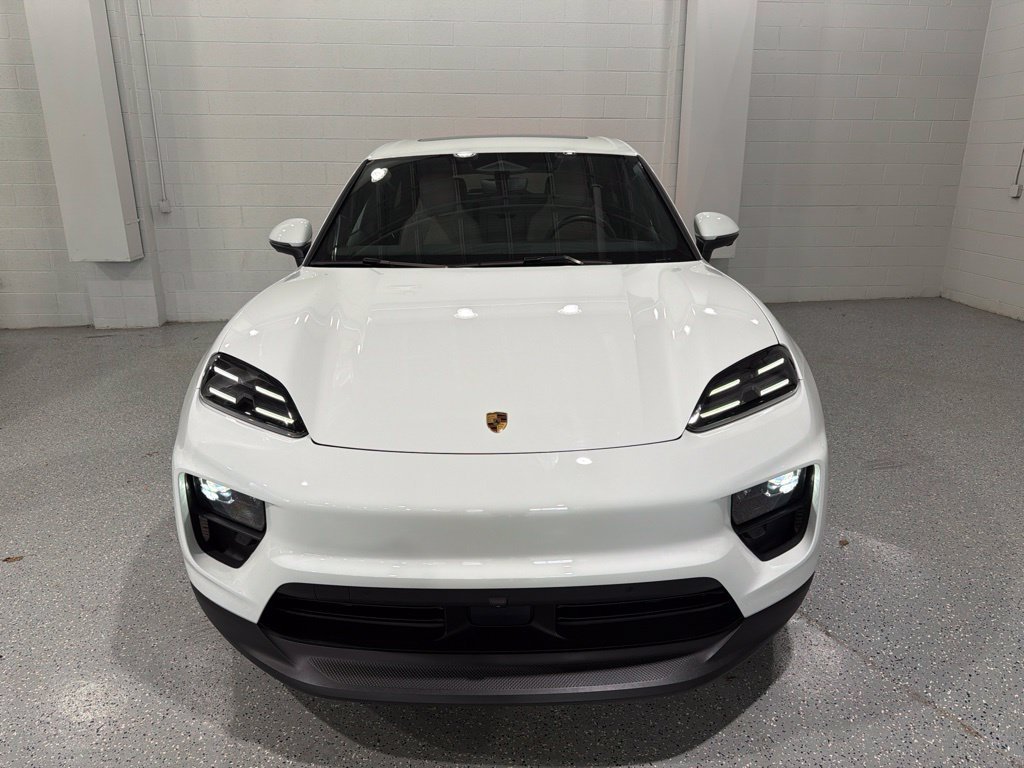 Certified Used 2025 White Porsche  image 10