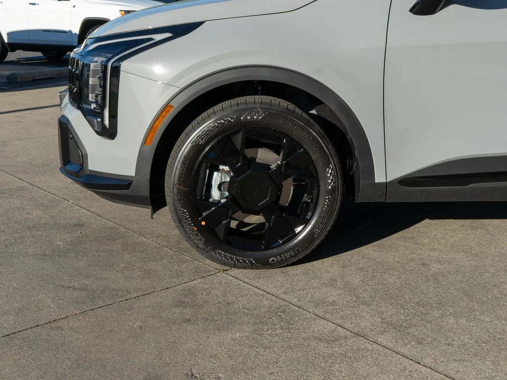 New 2026 Wolf Gray Kia X-Line image 26