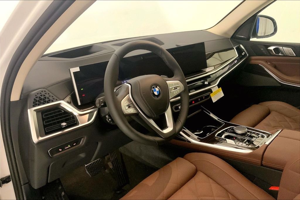 Used 2027 Mineral White Metallic BMW  image 4