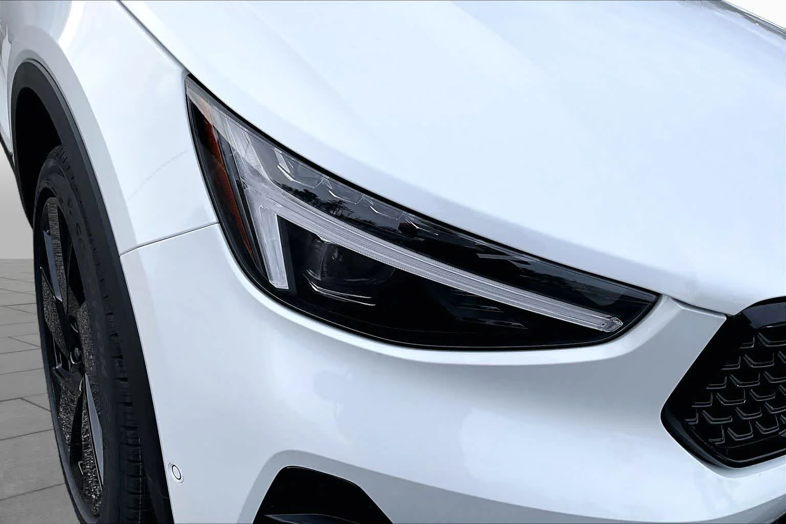 New 2026 Crystal White Volvo Ultra image 15