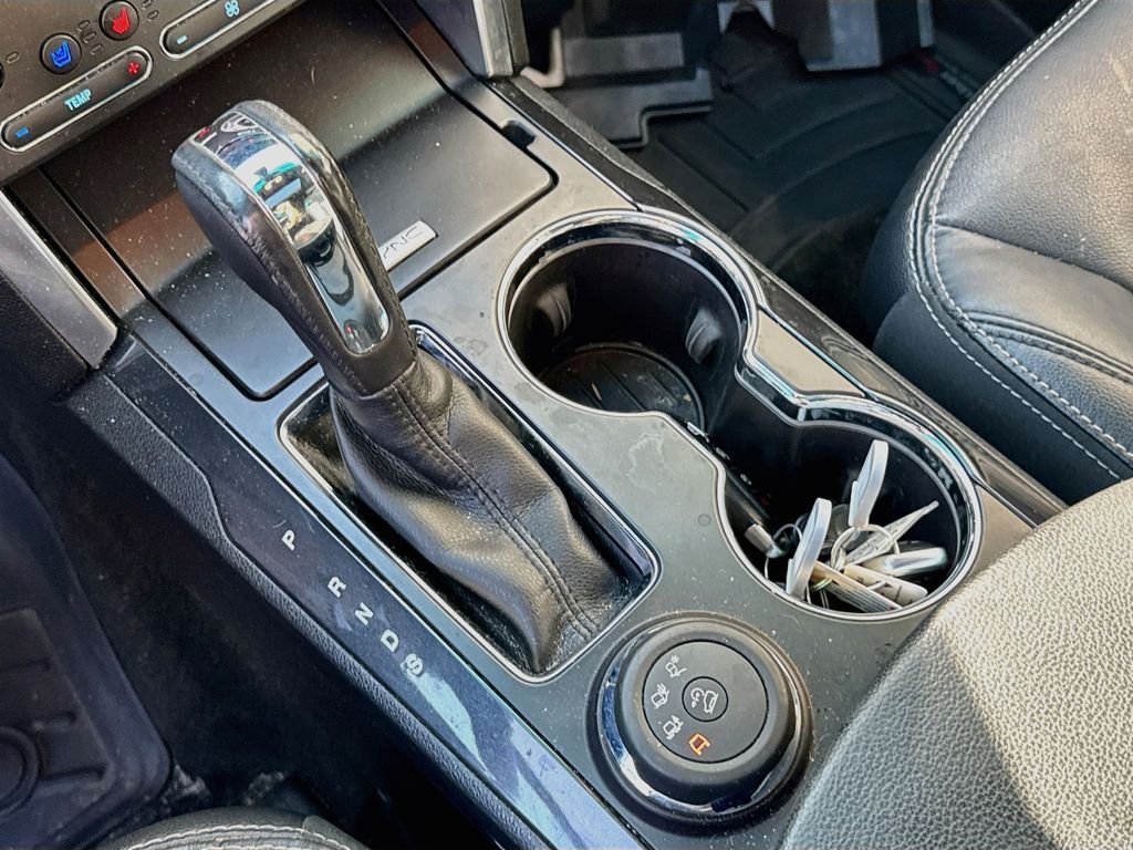 Used 2016  Ford Limited image 19