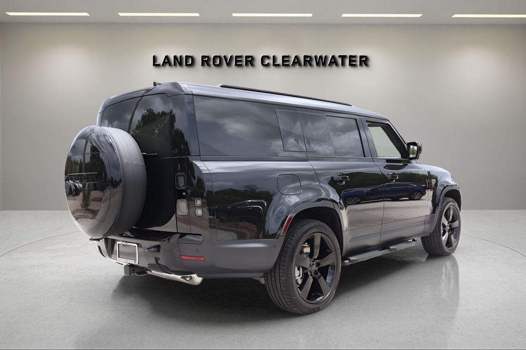New 2026 Santorini Black Land Rover S image 5