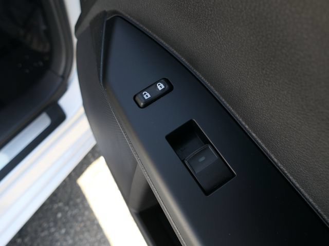 Used 2015  Lexus Hybrid image 27