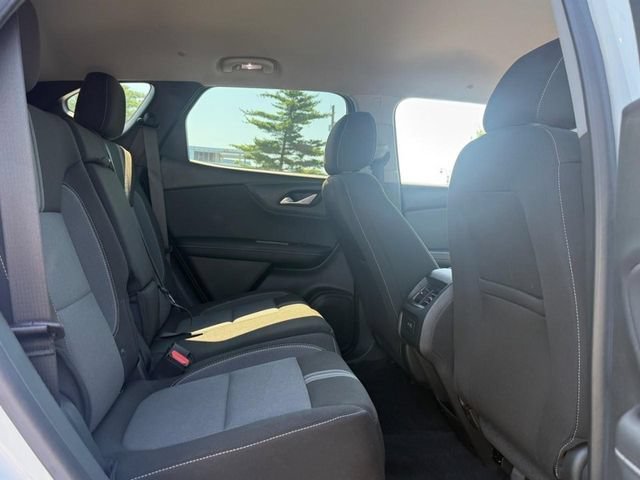 Used 2024 Summit White Chevrolet 2LT image 10