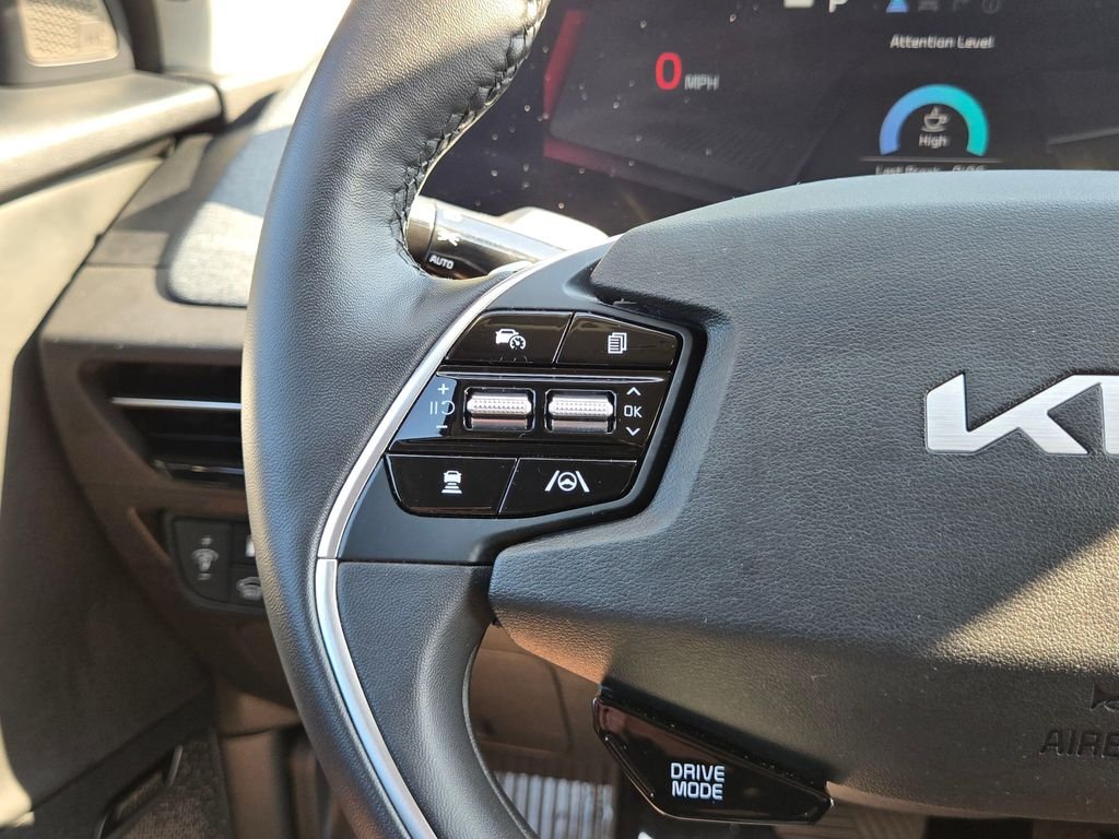 Used 2023 Blue Kia Wind image 29