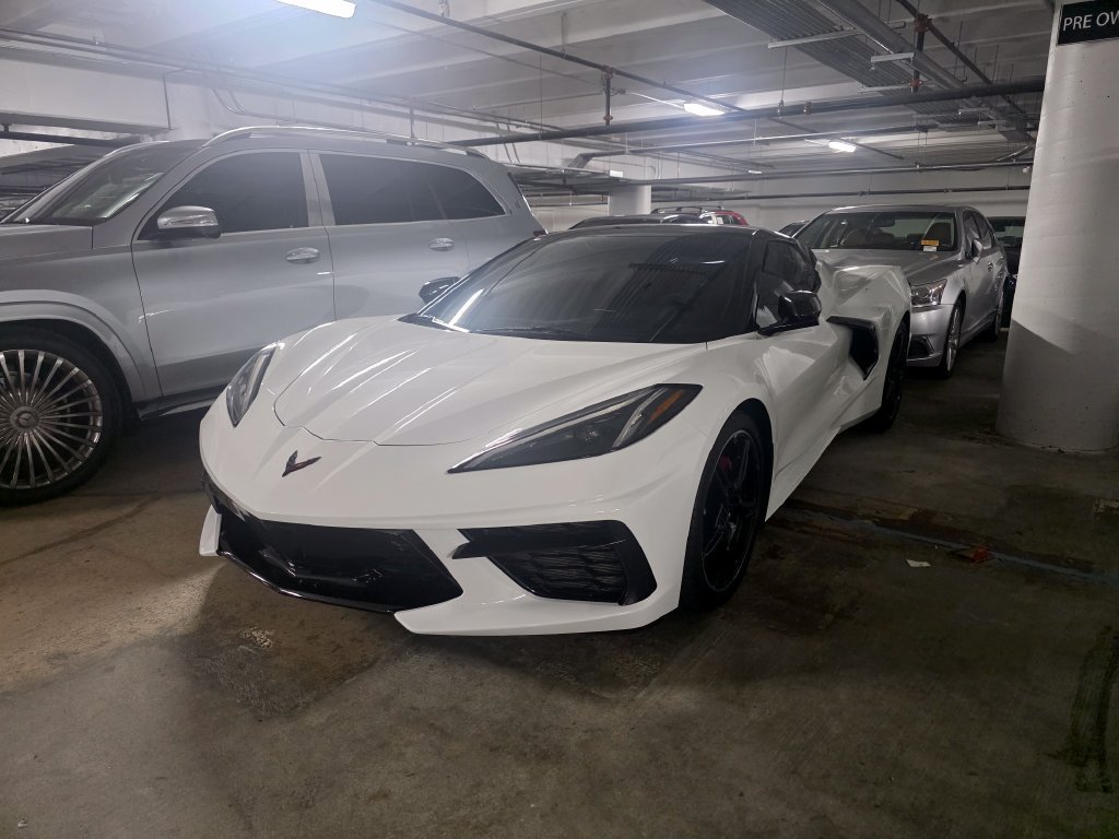 Used 2021 White Chevrolet Stingray image 3