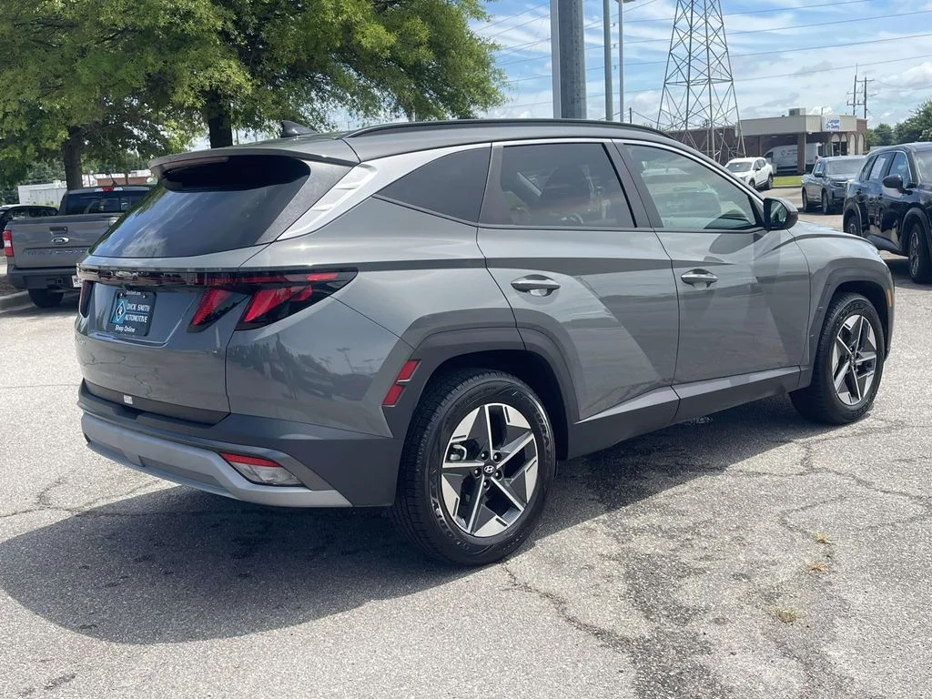 Used 2025 Gray Hyundai SEL image 6