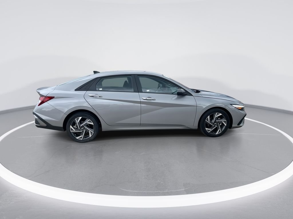 2025 Hyundai Elantra SEL - Photo 9