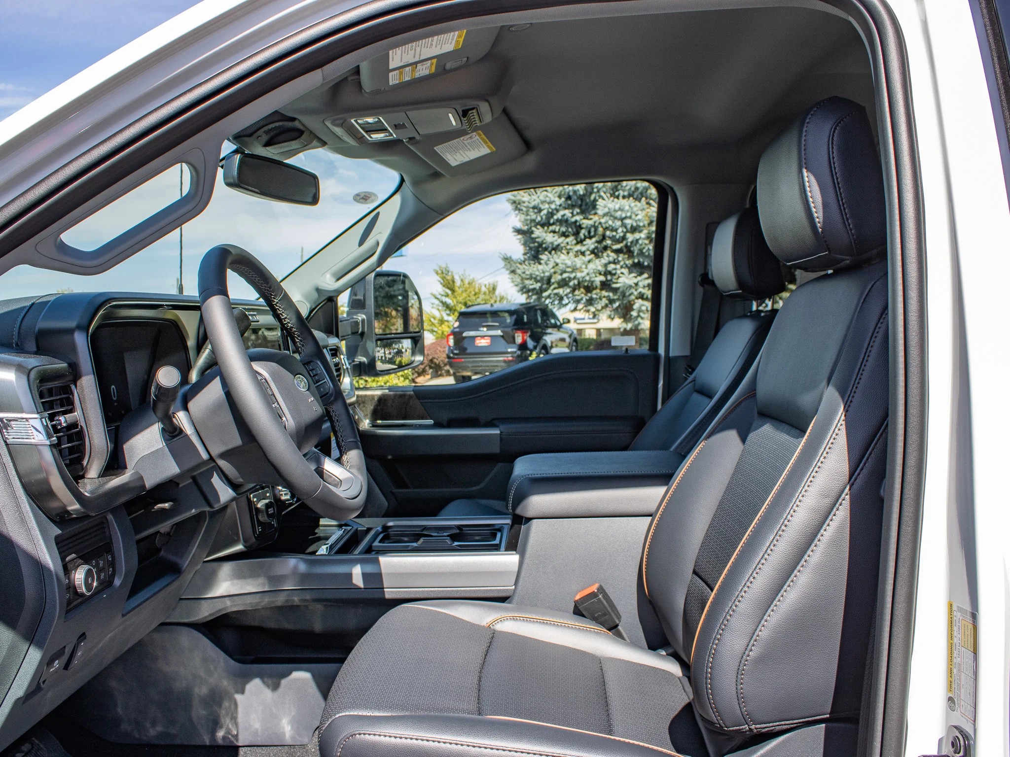 New 2026 Star White Metallic Tri-Coat Ford F-250® Lariat® image 30