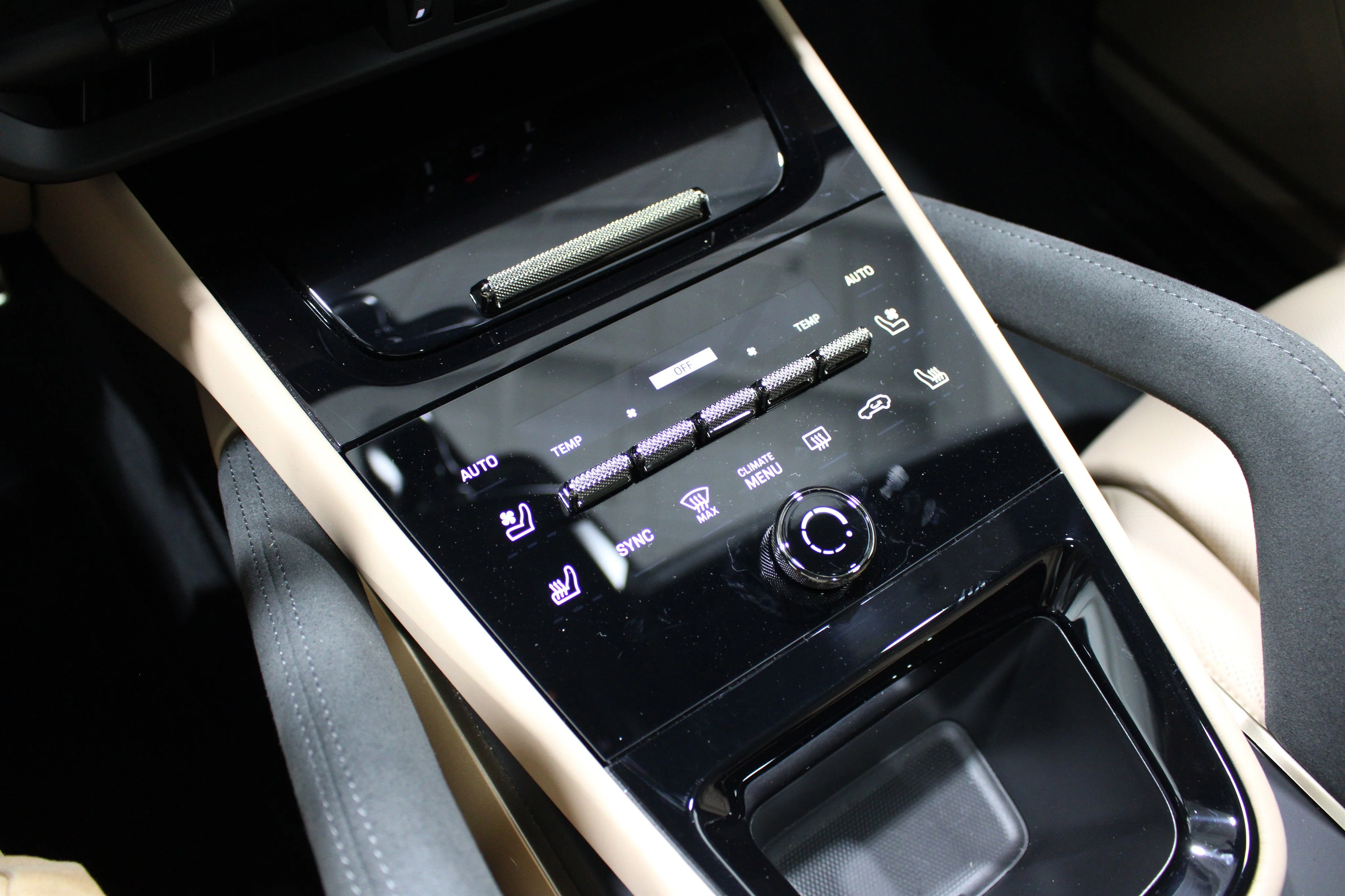 2025 Porsche Cayenne Coup Turbo E-Hybrid - Photo 20