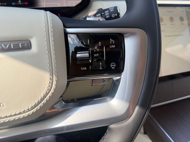 New 2026 Fuji White Land Rover SE image 23