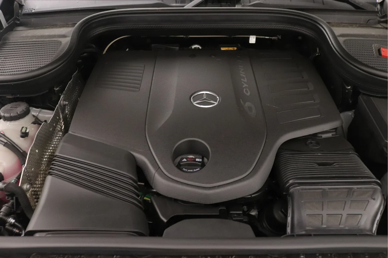 New 2026 MANUFAKTUR Alpine Grey Mercedes-Benz 450 4MATIC® image 9
